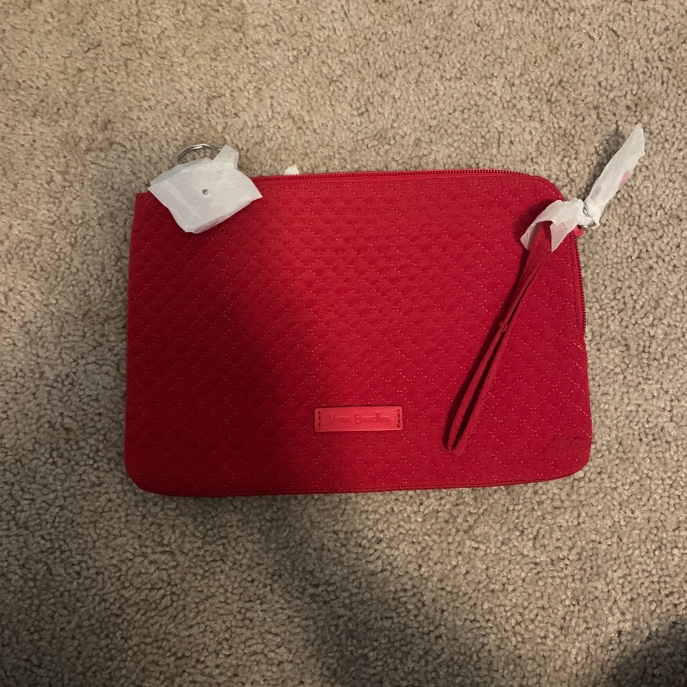 Brand New Vera Bradley Iconic RFID  Wristlet